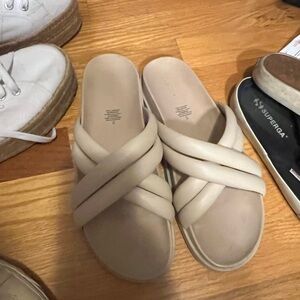 Old Navy Women's Tan Slide Sandals